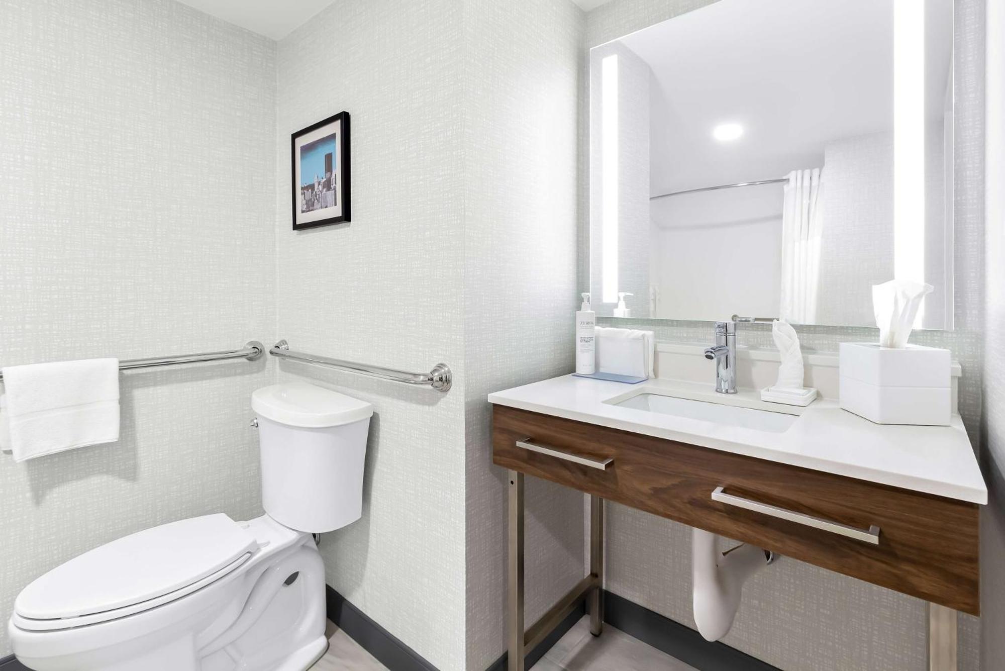 Hampton Hotel 3*